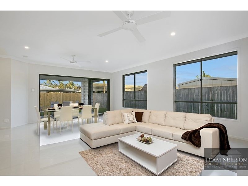 2/13 Anita Street, Redland Bay QLD 4165