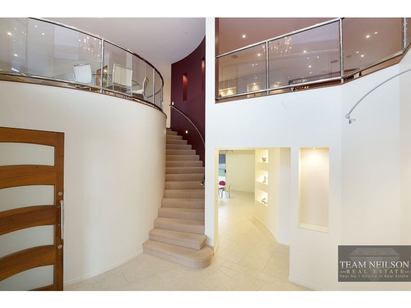 9 Wilson Esplanade, Redland Bay QLD 4165