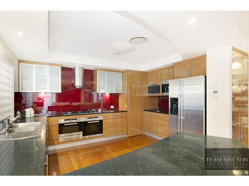 9 Wilson Esplanade, Redland Bay QLD 4165