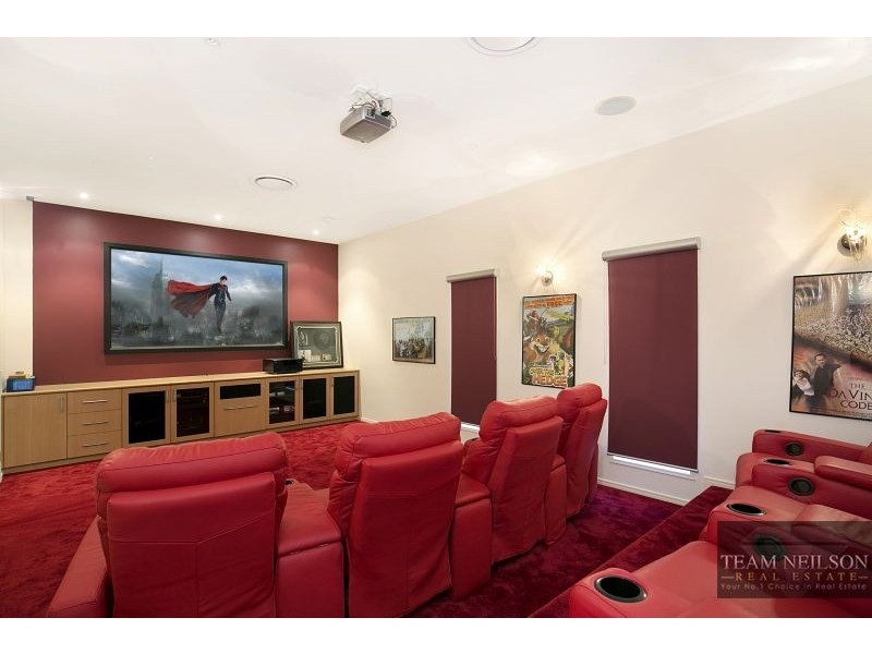 9 Wilson Esplanade, Redland Bay QLD 4165