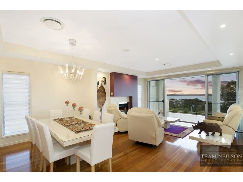 9 Wilson Esplanade, Redland Bay QLD 4165