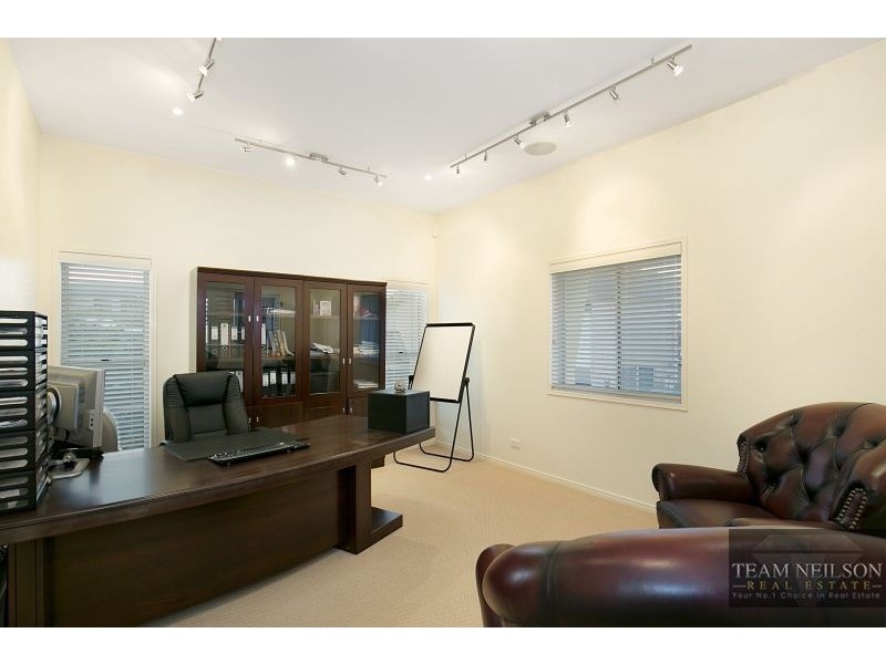 9 Wilson Esplanade, Redland Bay QLD 4165