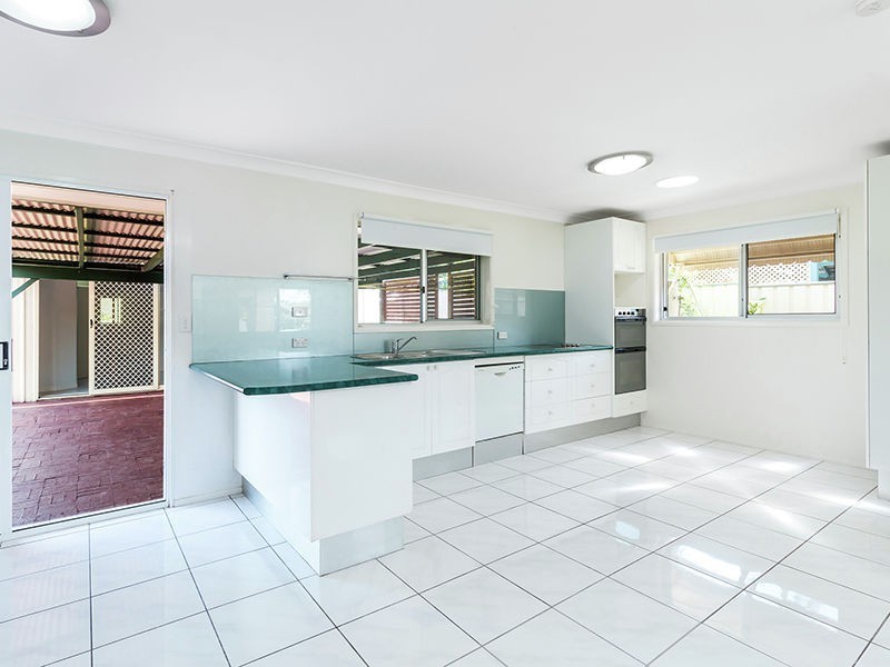 18 Devonshire Dr, Alexandra Hills QLD 4161