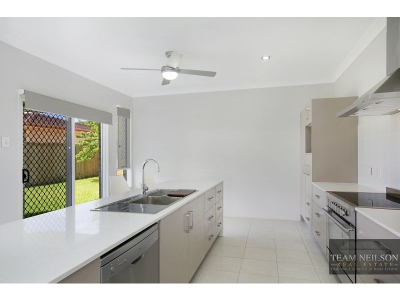 2/281 Bloomfield Street, Cleveland QLD 4163