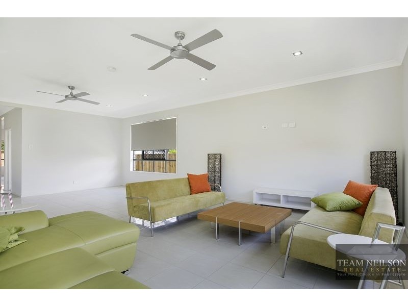 2/281 Bloomfield Street, Cleveland QLD 4163