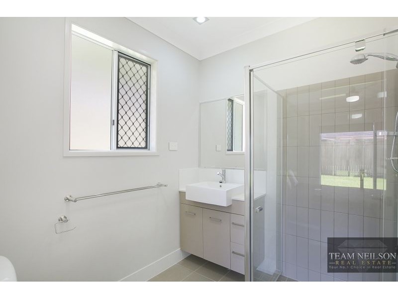 2/281 Bloomfield Street, Cleveland QLD 4163