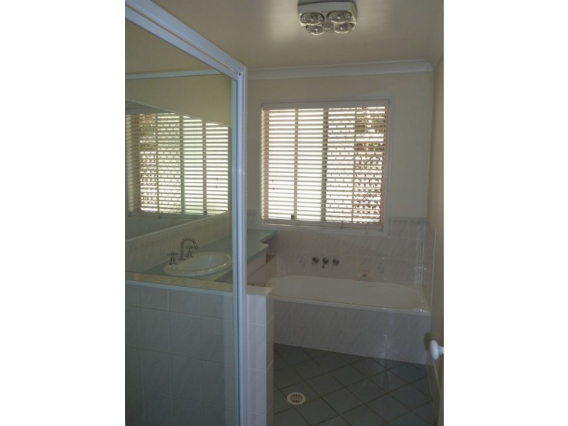 4 Crompton Court, Victoria Point QLD 4165