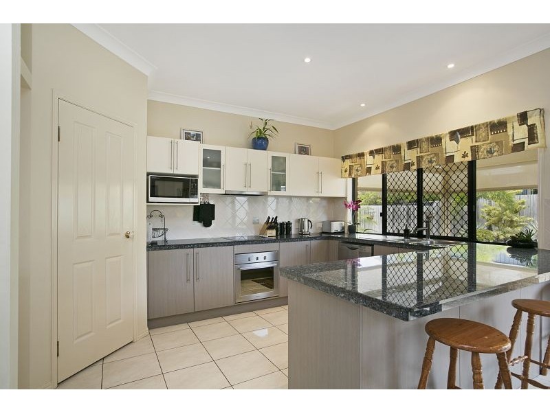 21 Ebony Crescent, Redland Bay QLD 4165
