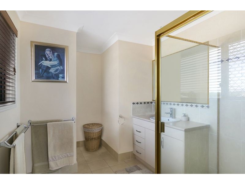 21 Ebony Crescent, Redland Bay QLD 4165