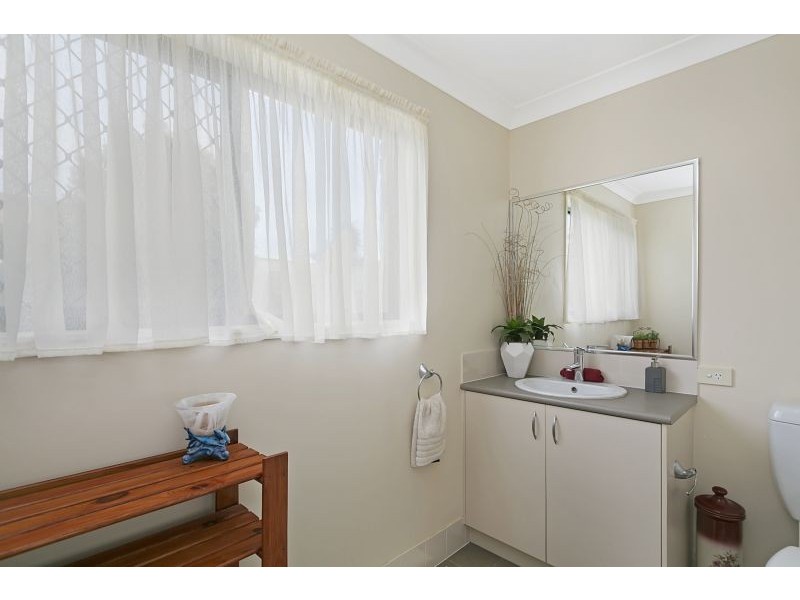 21 Ebony Crescent, Redland Bay QLD 4165
