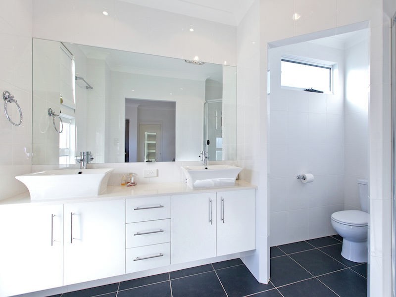 135 Passage St, Cleveland QLD 4163