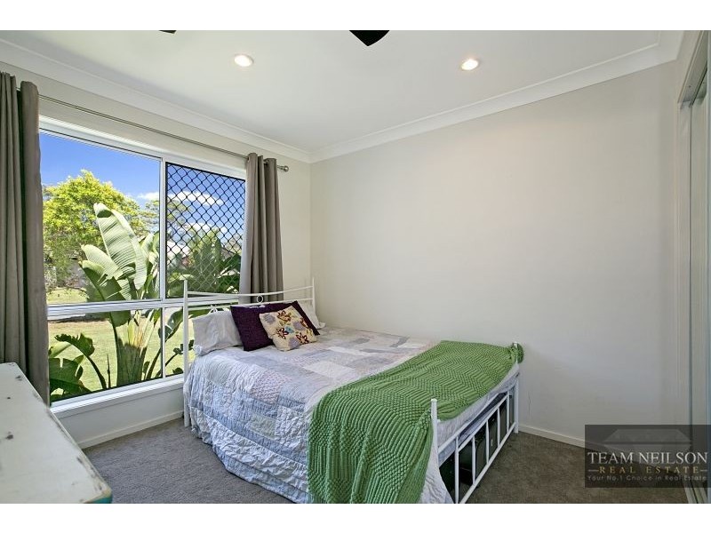 4 Caswell Crescent, Redland Bay QLD 4165