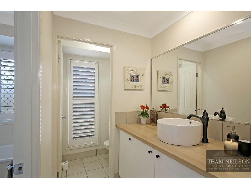 4 Caswell Crescent, Redland Bay QLD 4165