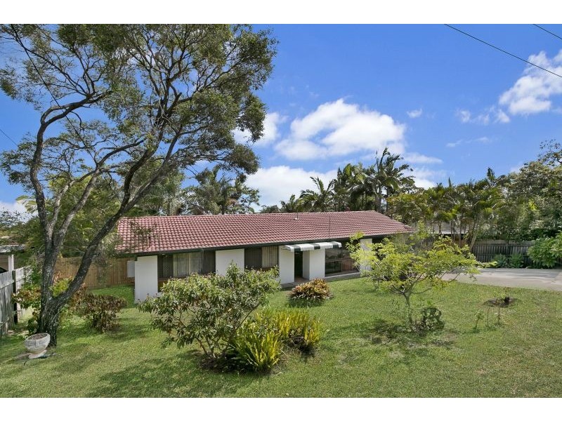 4 Sandpiper Street, Wellington Point QLD 4160