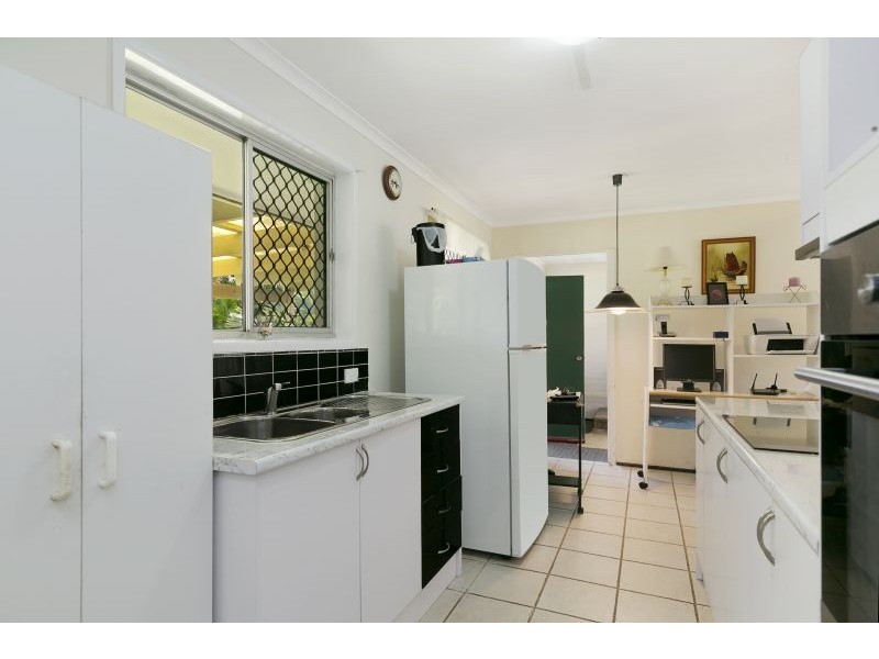 4 Sandpiper Street, Wellington Point QLD 4160