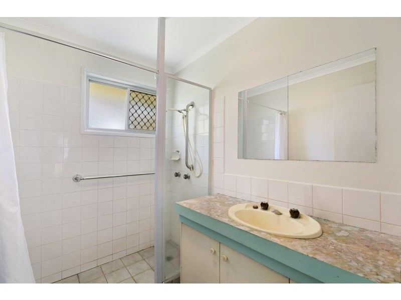 4 Sandpiper Street, Wellington Point QLD 4160