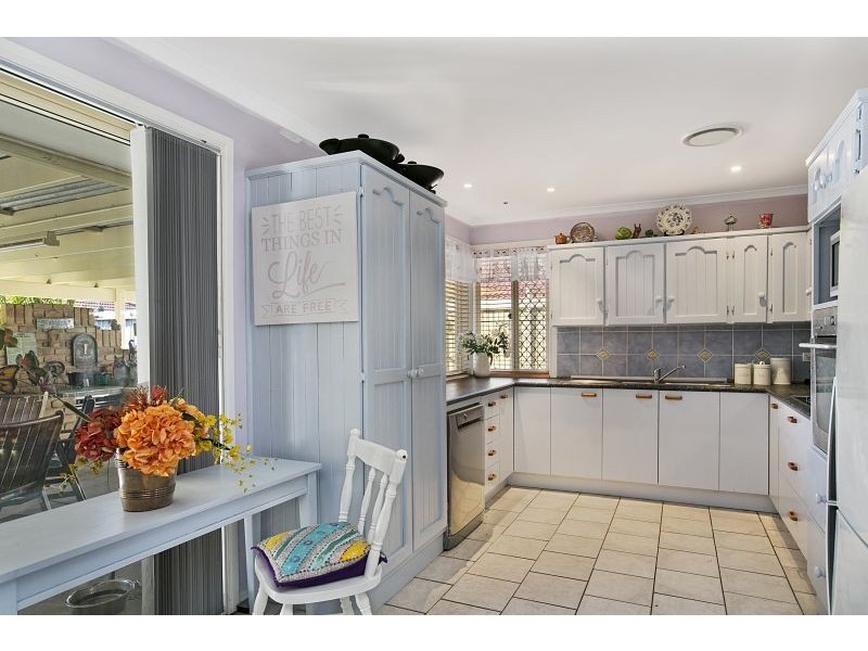 4 STONEBRIDGE STREET, Alexandra Hills QLD 4161