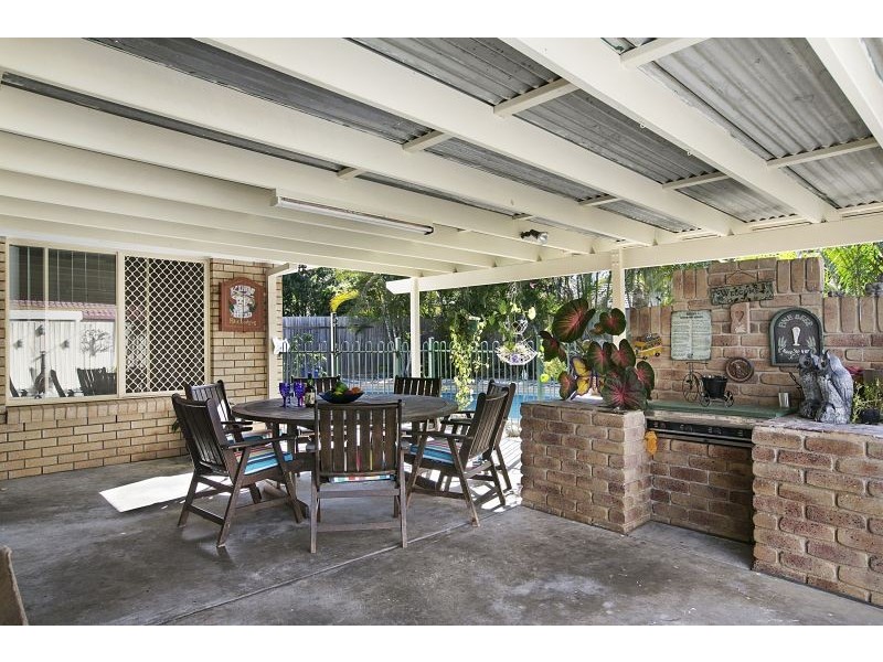 4 STONEBRIDGE STREET, Alexandra Hills QLD 4161