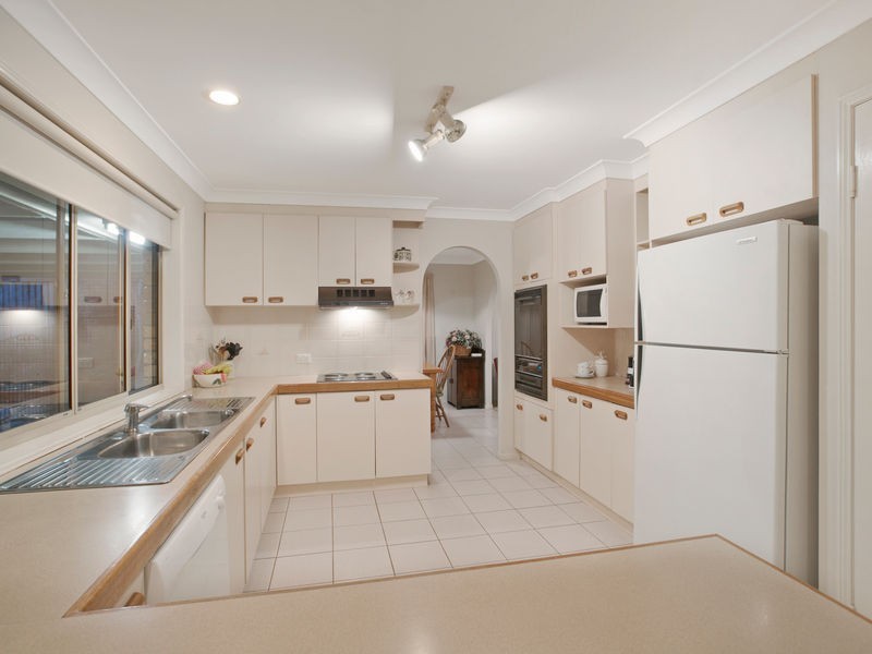 18 Drake Street, Wellington Point QLD 4160