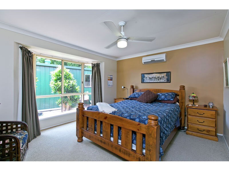 10 Montrose Place, Redland Bay QLD 4165
