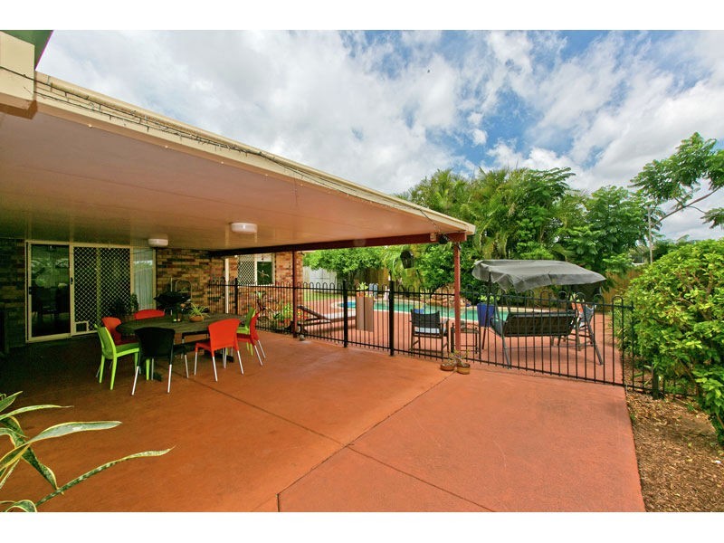 10 Montrose Place, Redland Bay QLD 4165