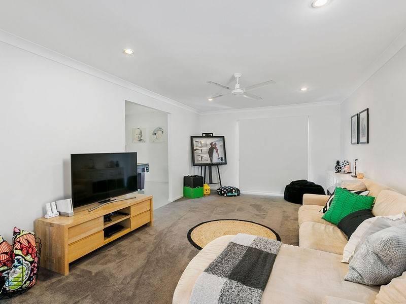 21 Sapium Rd,, Redland Bay QLD 4165