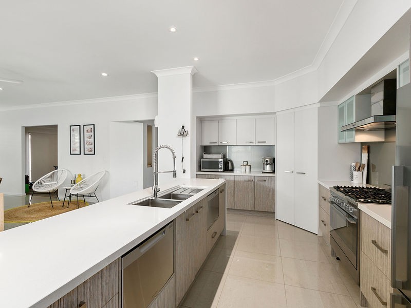 21 Sapium Rd,, Redland Bay QLD 4165