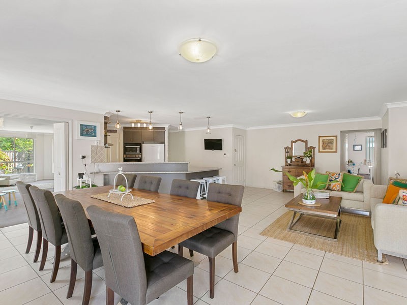 1 HILLCREST STREET, Wellington Point QLD 4160