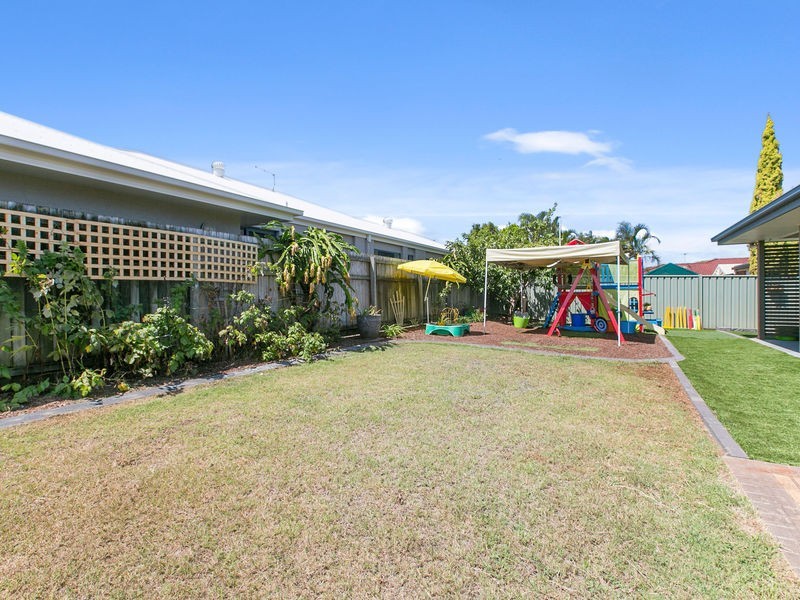1 HILLCREST STREET, Wellington Point QLD 4160