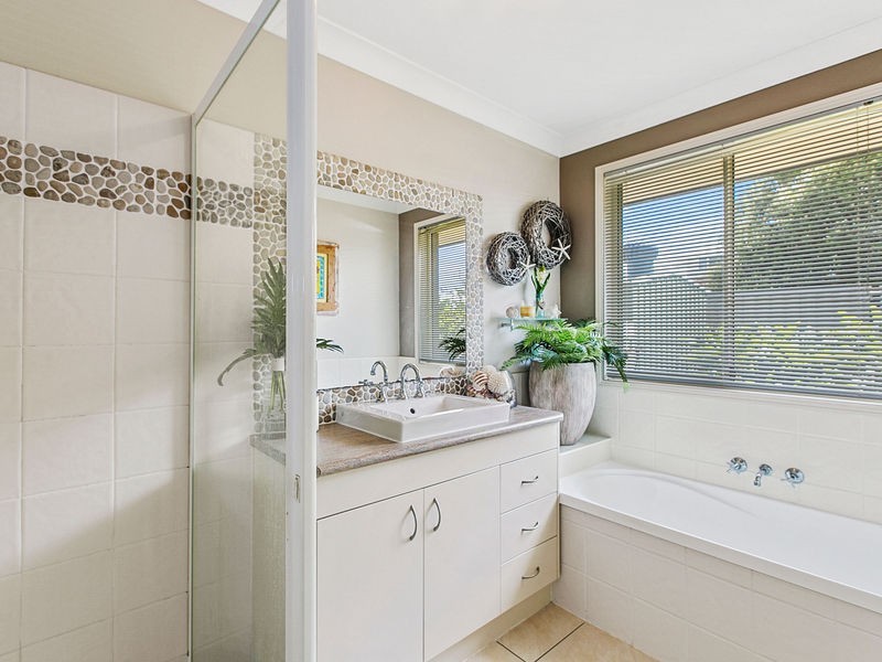 1 HILLCREST STREET, Wellington Point QLD 4160