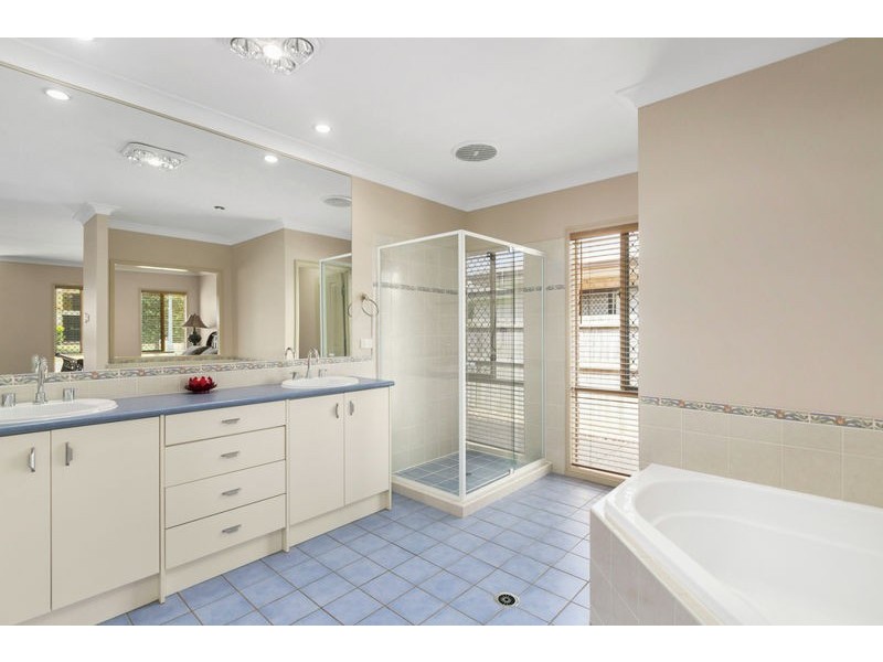 16 Wilohurst Drive, Redland Bay QLD 4165