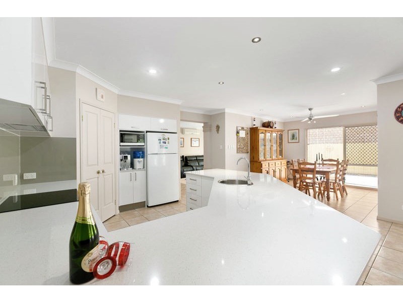 16 Wilohurst Drive, Redland Bay QLD 4165