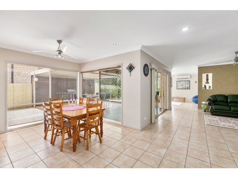 16 Wilohurst Drive, Redland Bay QLD 4165