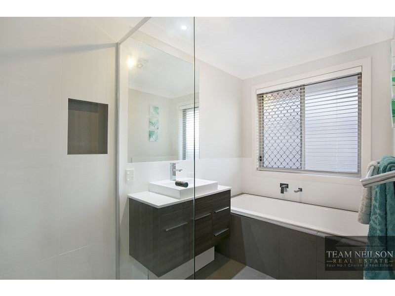 68 Barron Road, Birkdale QLD 4159