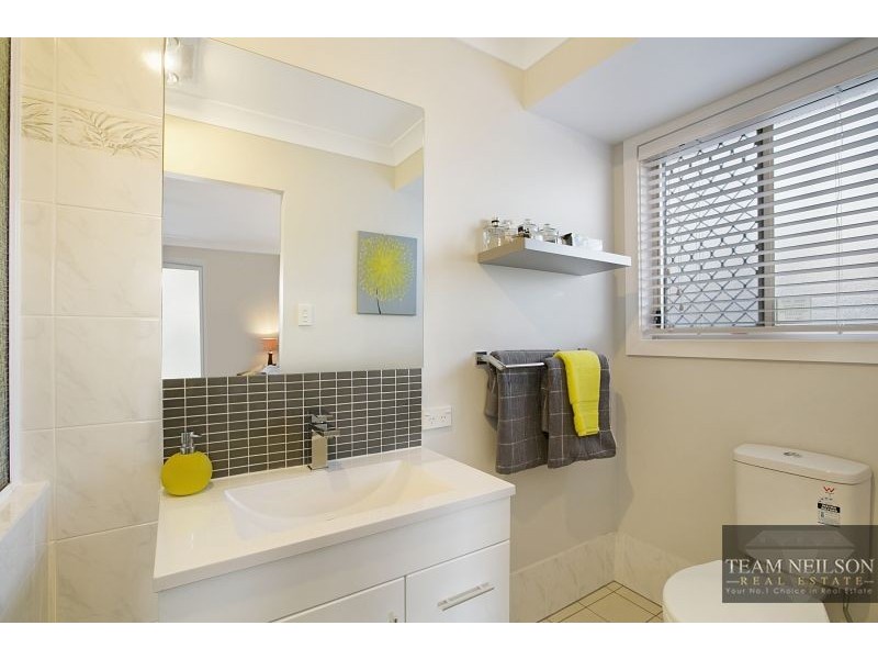 68 Barron Road, Birkdale QLD 4159