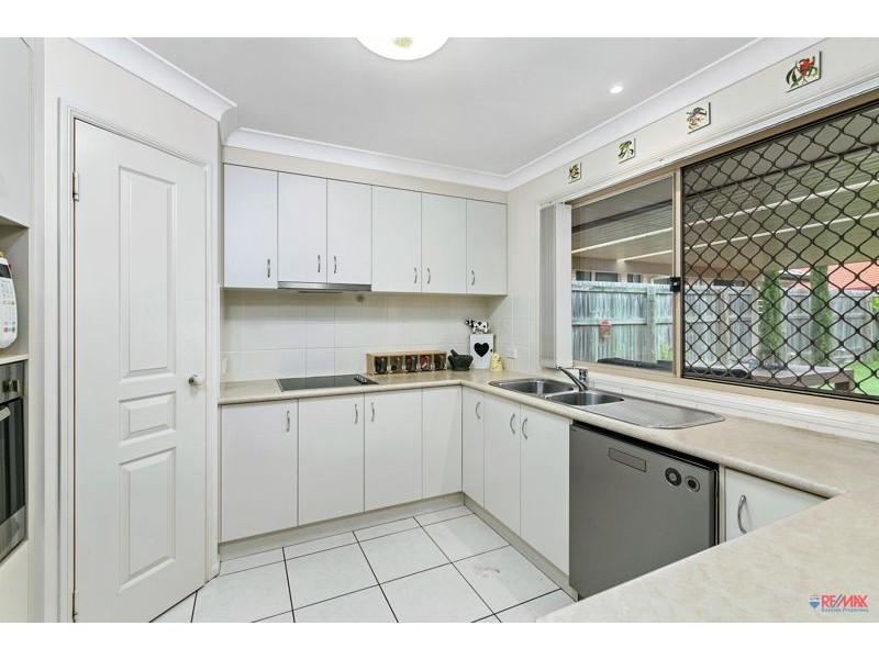 39 Macfarlan Street, Birkdale QLD 4159