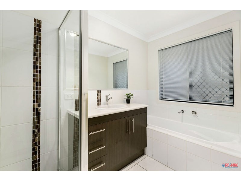 59 Barron Road, Birkdale QLD 4159