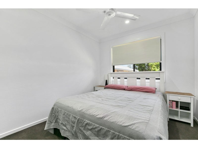 32 Bay Street, Redland Bay QLD 4165