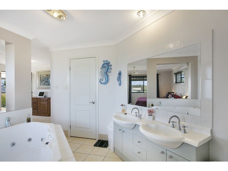 32 Hayman Street, Redland Bay QLD 4165
