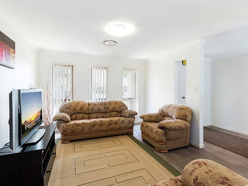 7 Omac St, Redland Bay QLD 4165