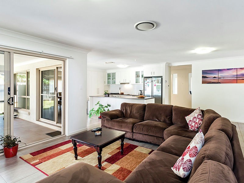 7 Omac St, Redland Bay QLD 4165