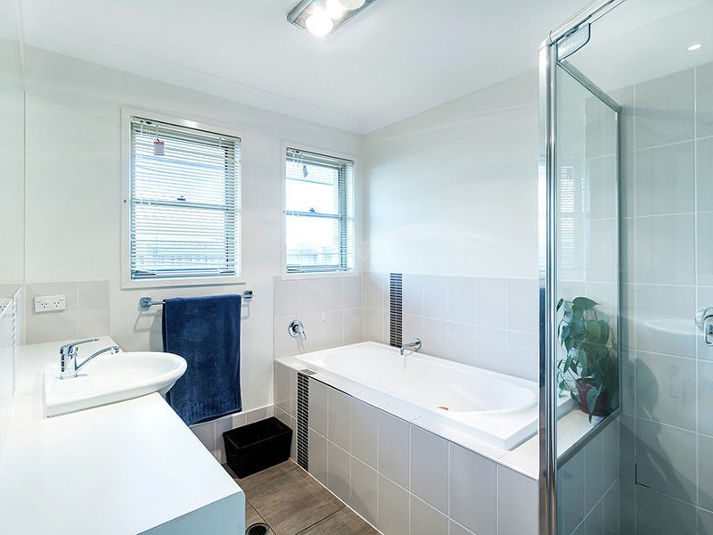 7 Omac St, Redland Bay QLD 4165