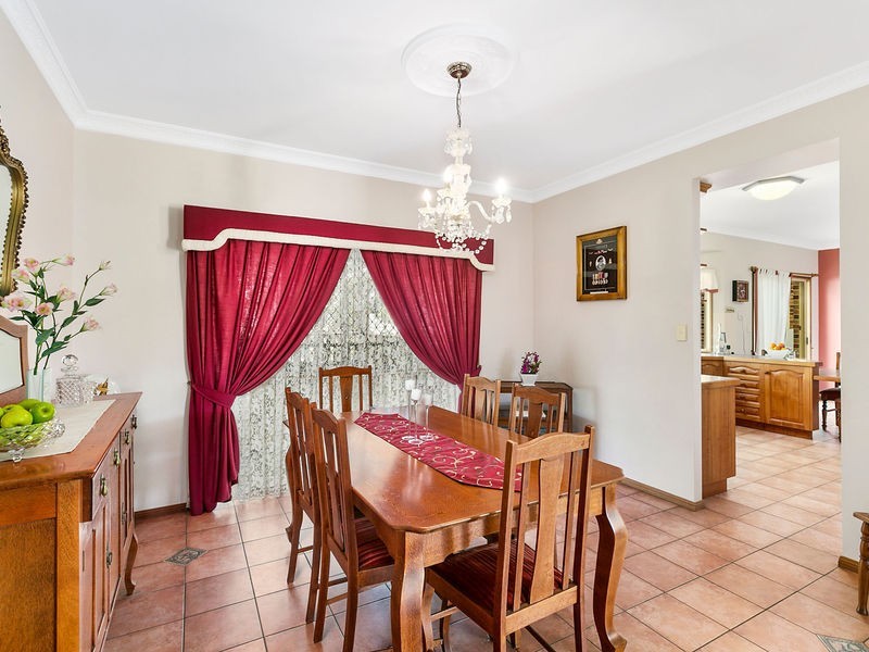 56 WHITEHALL AVE, Birkdale QLD 4159