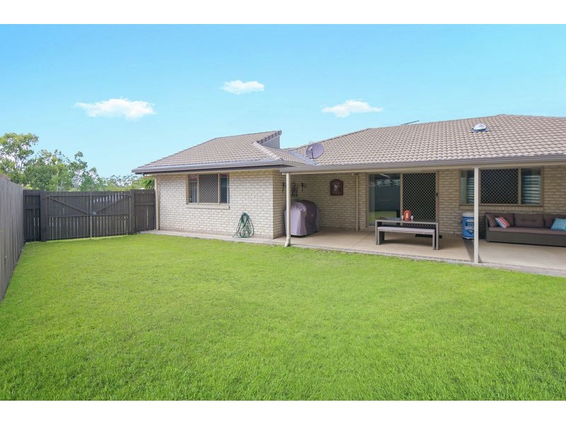 37 Emperor Drive, Redland Bay QLD 4165