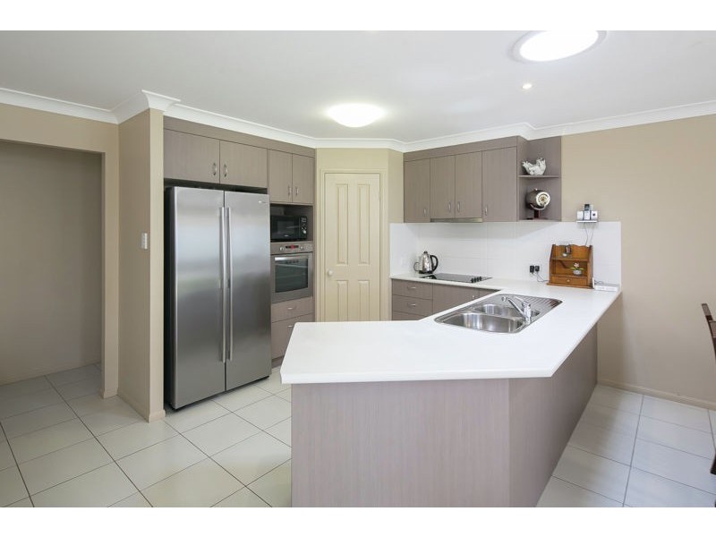 37 Emperor Drive, Redland Bay QLD 4165