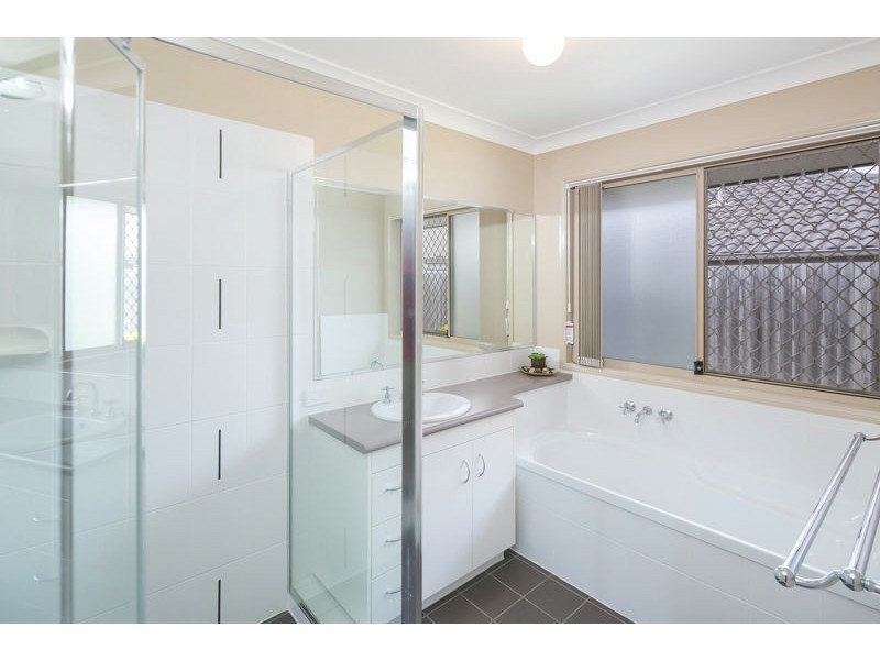 37 Emperor Drive, Redland Bay QLD 4165