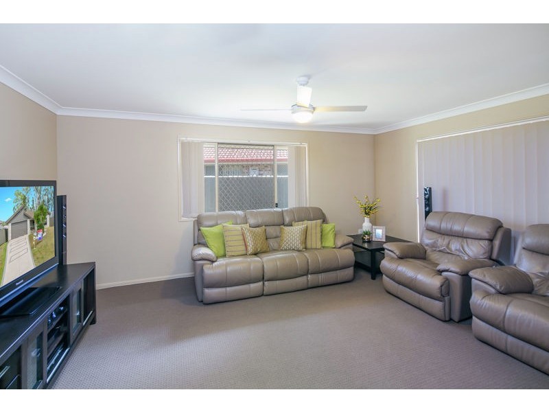 37 Emperor Drive, Redland Bay QLD 4165