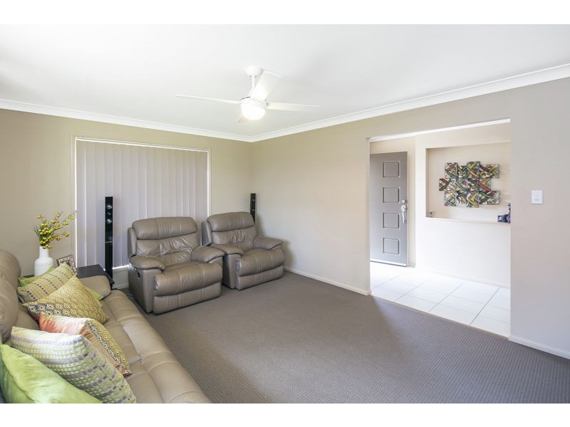 37 Emperor Drive, Redland Bay QLD 4165