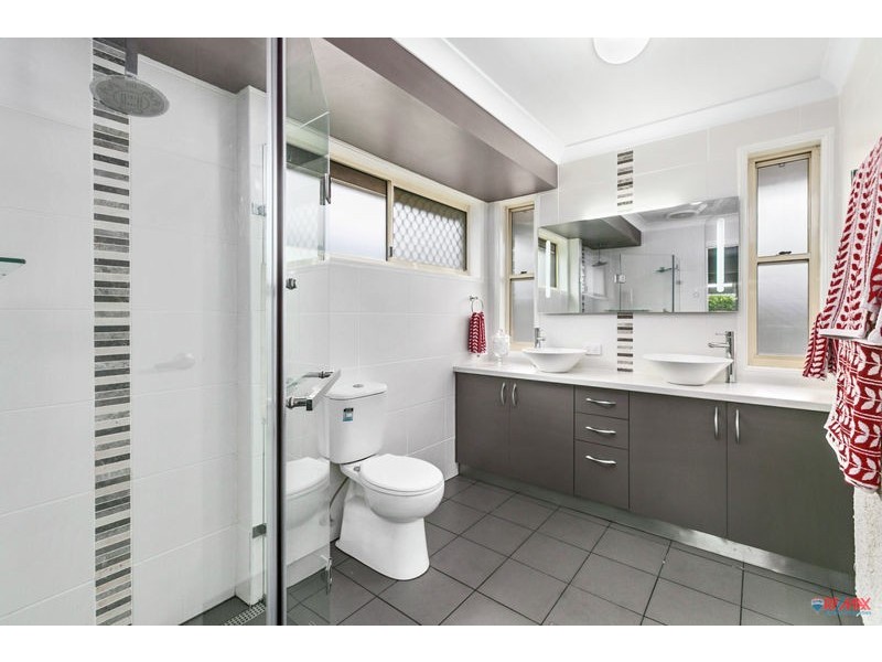 4 Goldcrest Court, Birkdale QLD 4159