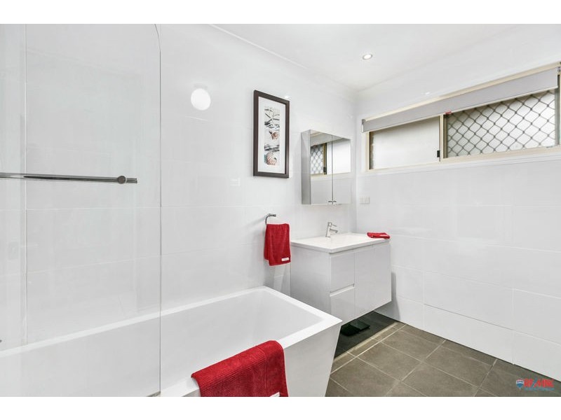 4 Goldcrest Court, Birkdale QLD 4159